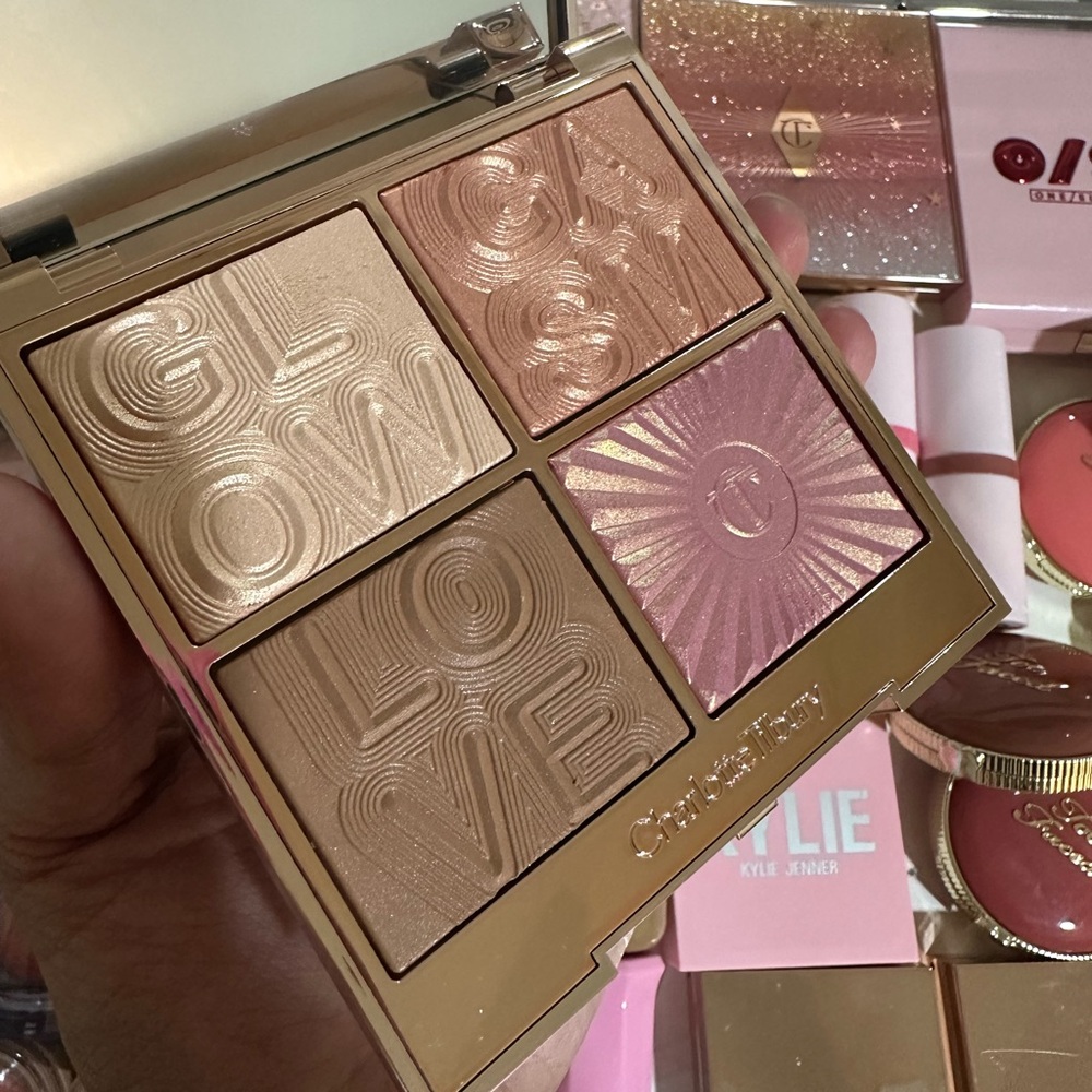 Charlotte tilbury glowgasm palette
